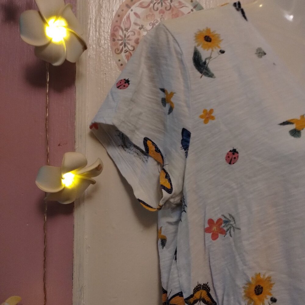 Lucky Brand (M) V neck Cotton Butterfly T - Picture 3 of 5